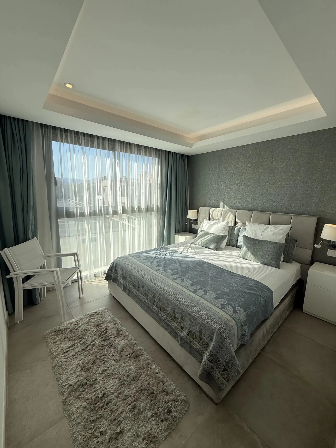 Master bedroom en-suite