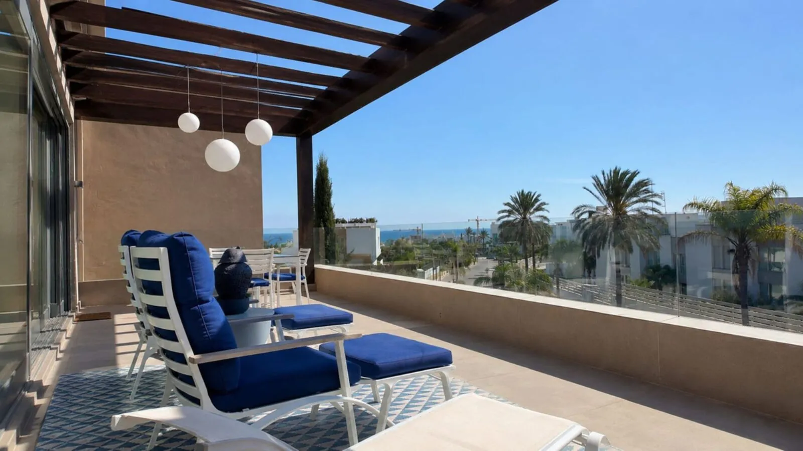 42 m² west-facing terrace with sea views